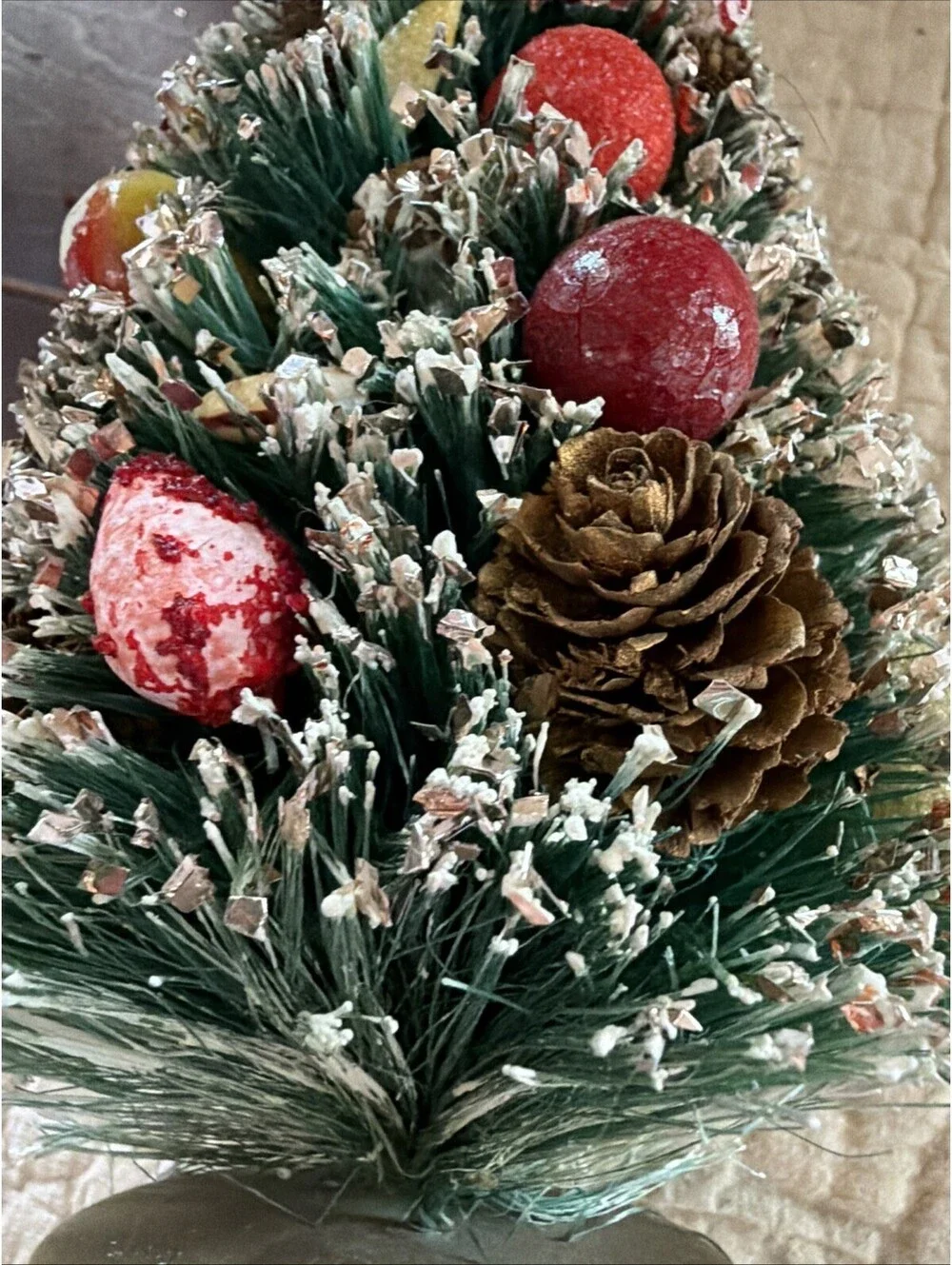 VTG Christmas Bottle Brush Tree Made Japan 1950s Glitter Pinecones Fruit 10”
